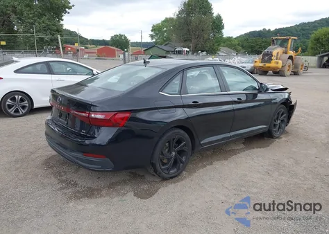 2025 Volkswagen Jetta 1.5T Se from USA, damaged, VIN 3VW7X7BUXSM010812